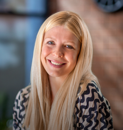 Lindsay Rogers headshot